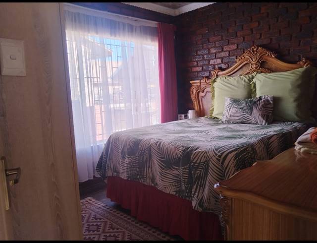 3 BEDROOM HOUSE FOR SALE IN SEBOKENG ZONE 10